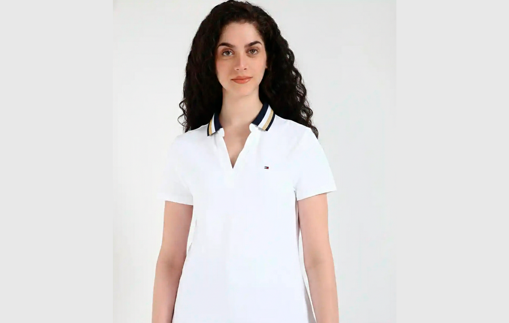Polo Tommy Hilfiger con Cuello Dorado (Mujer)
